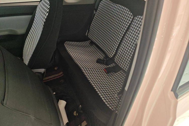 五菱汽车 宏光MINIEV 2021款 马卡龙臻享款 磷酸铁锂中控内饰7001