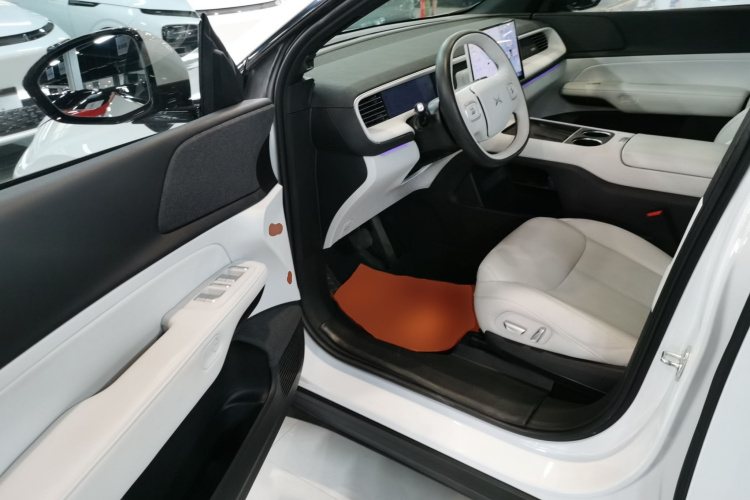 小鹏G6 2023款 755 超长续航 Pro中控内饰7003