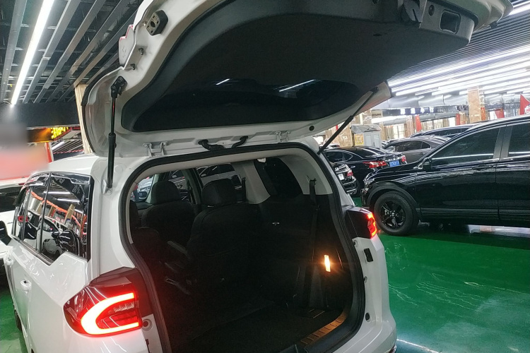 广汽传祺 传祺M6 2023款 PRO 270T DCT尊享版机舱底盘23