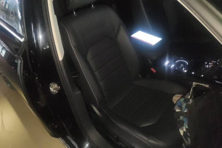 大众 辉昂 2019款 380TSI 两驱商务版 国VI局部细节41