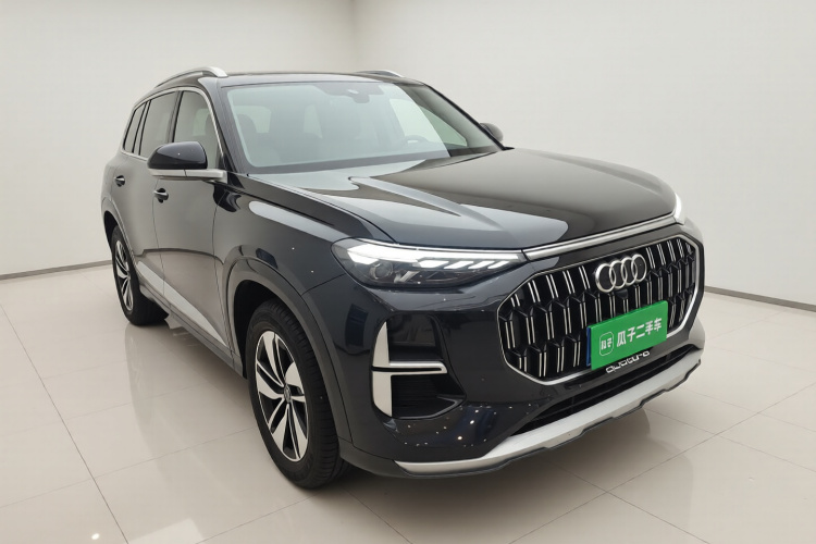 奥迪Q6 2024款 40 TFSI quattro 观云型 羽林套装 7座车身外观3
