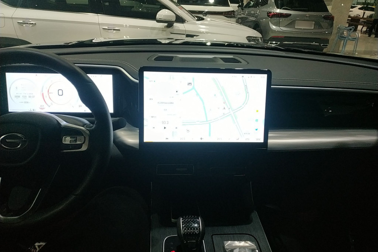 广汽传祺 传祺GS8 2025款 领航系列 2.0TGDI 四驱豪华版 5座中控内饰12