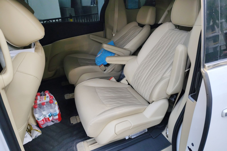 别克GL8 2023款 改款 陆上公务舱 豪华型中控内饰21