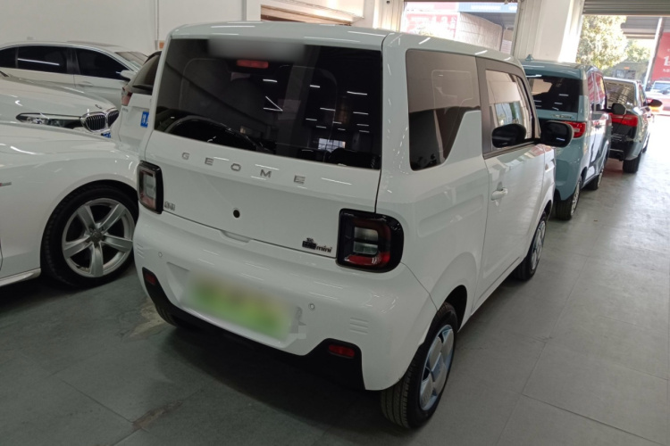 吉利银河 2024款 熊猫mini 200km 龙腾PRO版车身外观7