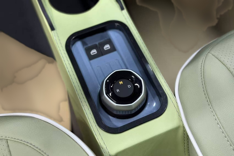 吉利银河 2024款 熊猫mini 200km 龙腾版局部细节18