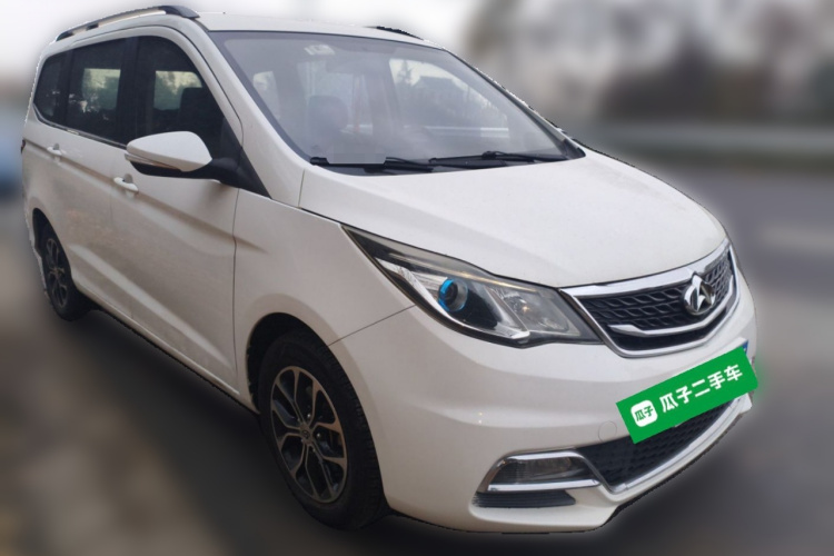 长安凯程 长安欧尚A600 2016款 1.5L 手动精英型7座车身外观3