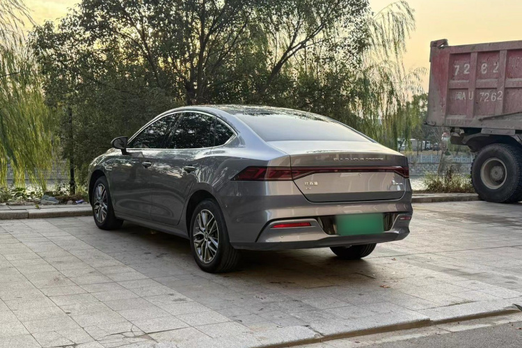 比亚迪 秦PLUS 2024款 荣耀版 EV 420KM领先型车身外观6006