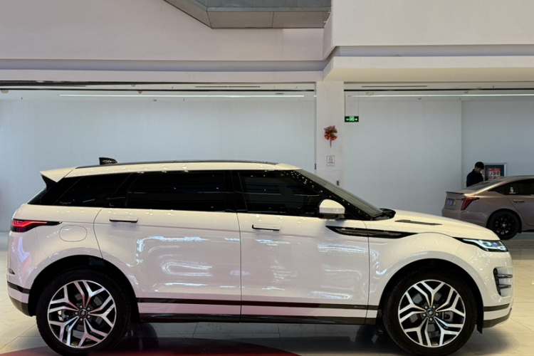 路虎 揽胜极光 2021款 极光L 249PS R-Dynamic S 性能版车身外观6002