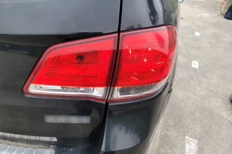 哈弗H6 2015款 升级版 1.5T 手动两驱都市型车身外观9