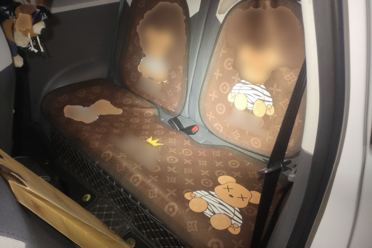 长安启源 长安Lumin 2023款 205km 香沁款中控内饰7004