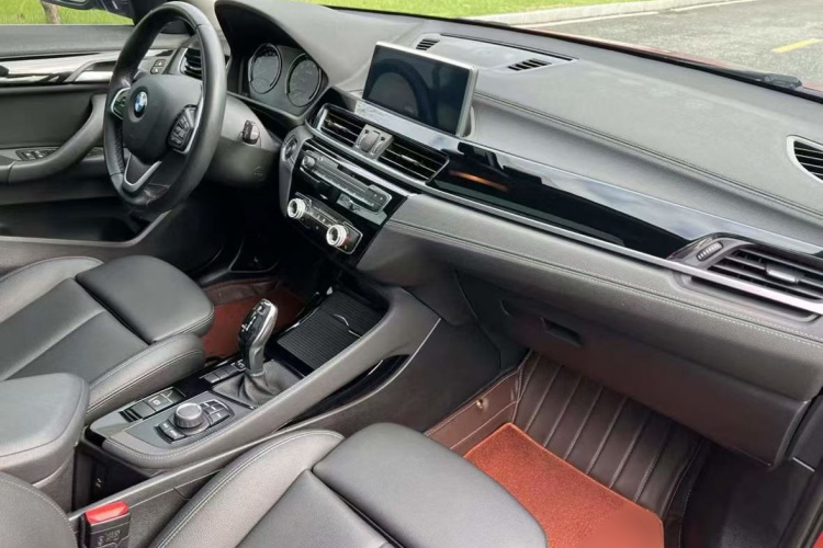 宝马X2(进口) 2019款 sDrive20i M越野套装 国VI中控内饰7005
