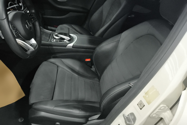 奔驰C级 2018款 C 200 运动版中控内饰19