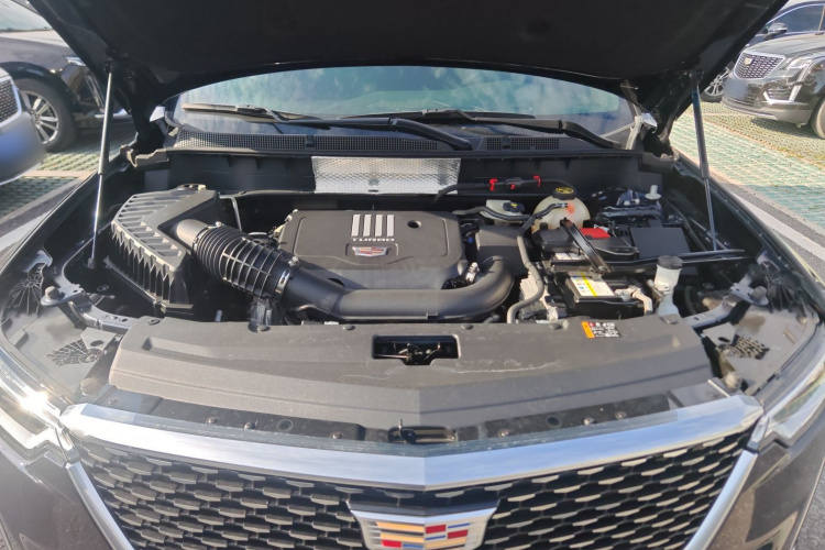 凯迪拉克XT6 2022款 2.0T 六座四驱豪华型标准版机舱底盘24