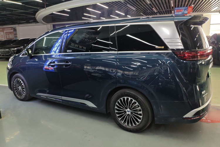 腾势D9 2022款 DM-i 970 四驱尊荣型车身外观4