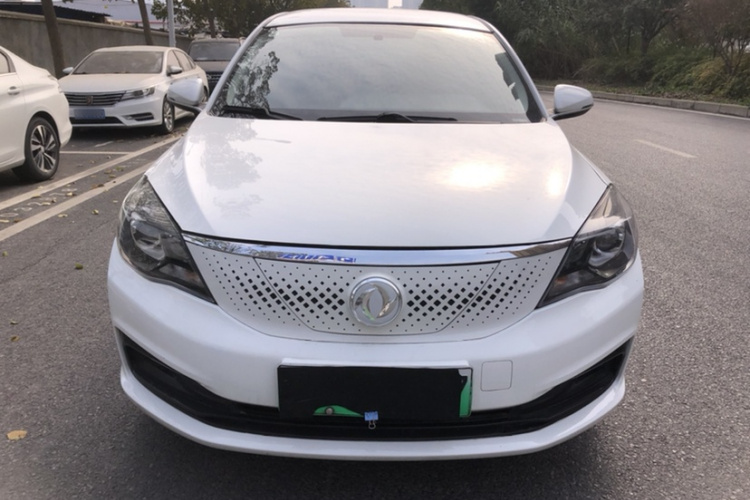 东风风神E70 2023款 500 智行版 磷酸铁锂 48.6kWh 120kW车身外观6002