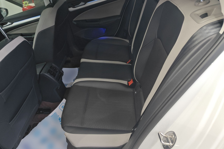 大众 高尔夫 2023款 改款 280TSI DSG Pro中控内饰21
