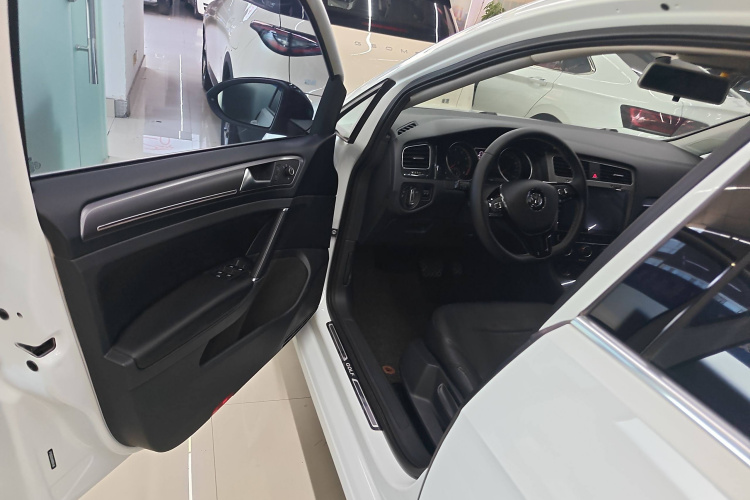 大众 高尔夫 2017款 230TSI 自动舒适百万辆纪念版中控内饰7003