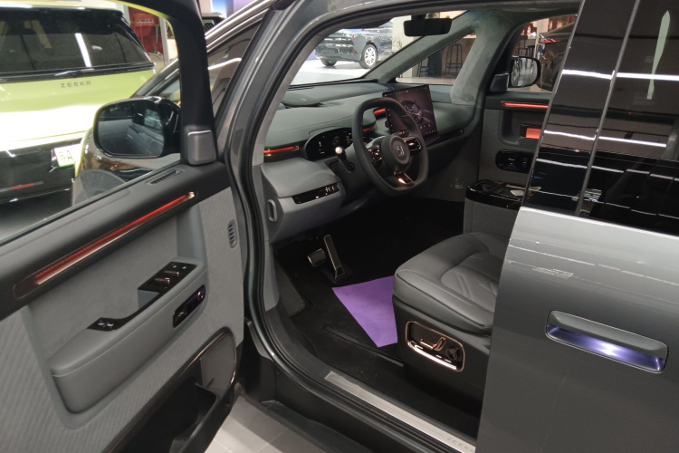 极氪MIX 2025款 长续航智驾版中控内饰20