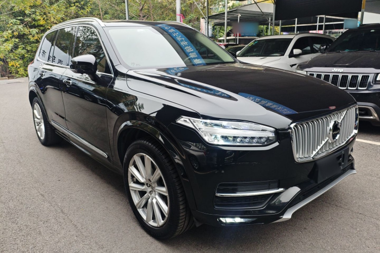 沃尔沃XC90 2019款 T6 智逸版 7座 国VI车身外观3