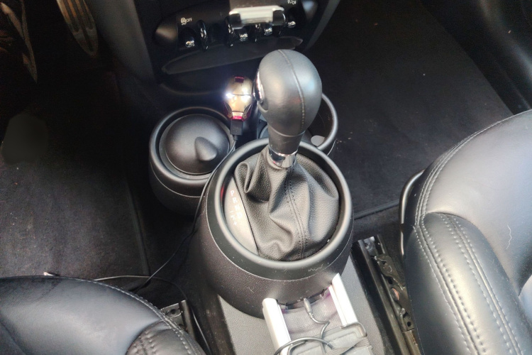 MINI Countryman 2014款 1.6L COOPER Fun局部细节18