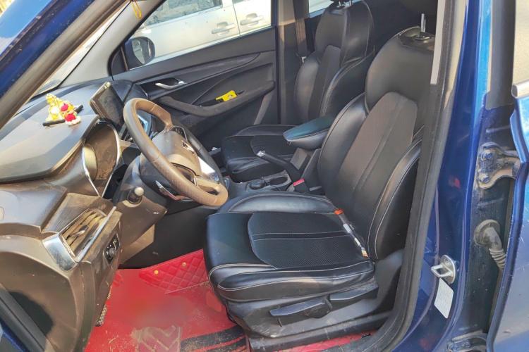 宝骏360 2018款 1.5L 自动精英型 国V中控内饰19