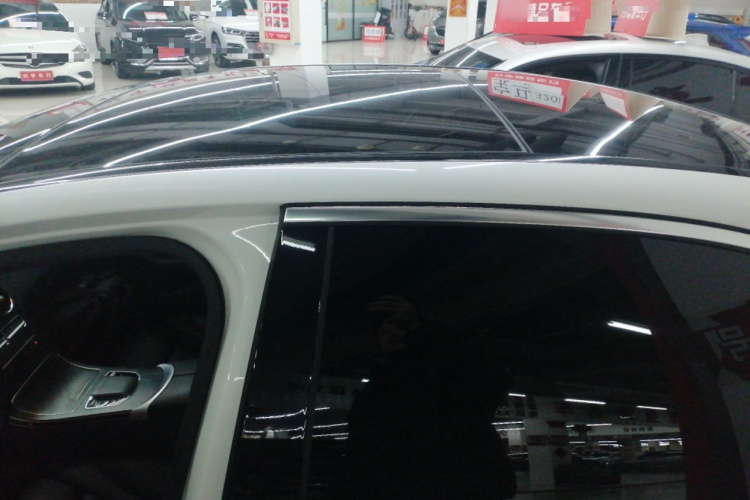 奔驰C级 2021款 C 200 L 时尚型运动版中控内饰22