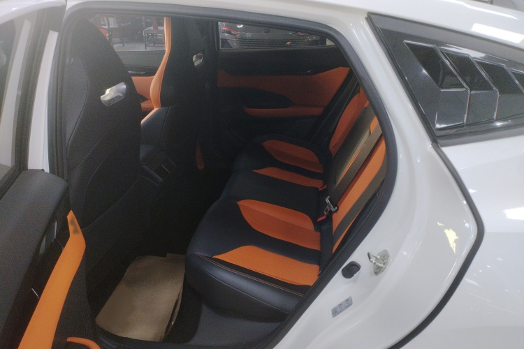 长安UNI-V 2023款 1.5T 运动版中控内饰7002