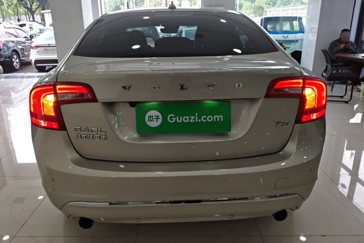 沃尔沃S60 2019款 S60L 改款 T5 智进进阶版车身外观6004