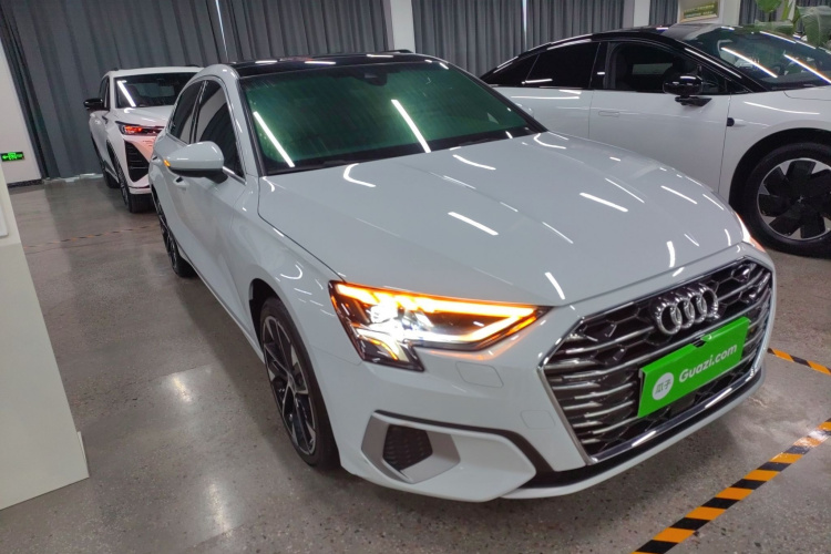 奥迪A3 2023款 改款 A3L Limousine 35 TFSI 豪华致雅型车身外观3