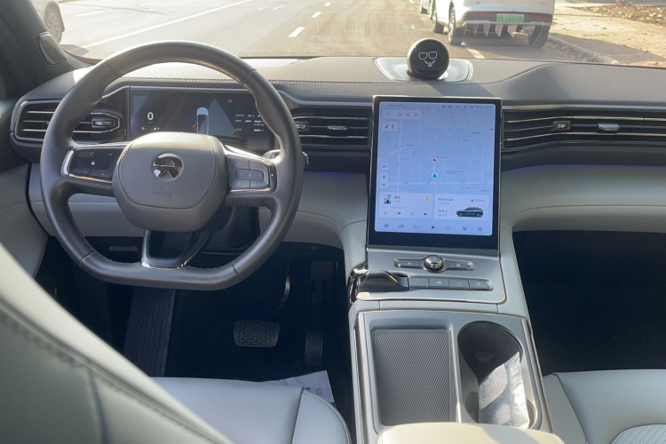 蔚来ES6 2020款 420KM 运动版中控内饰7003