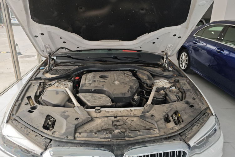 宝马5系 2020款 530Li 领先型 豪华套装机舱底盘24