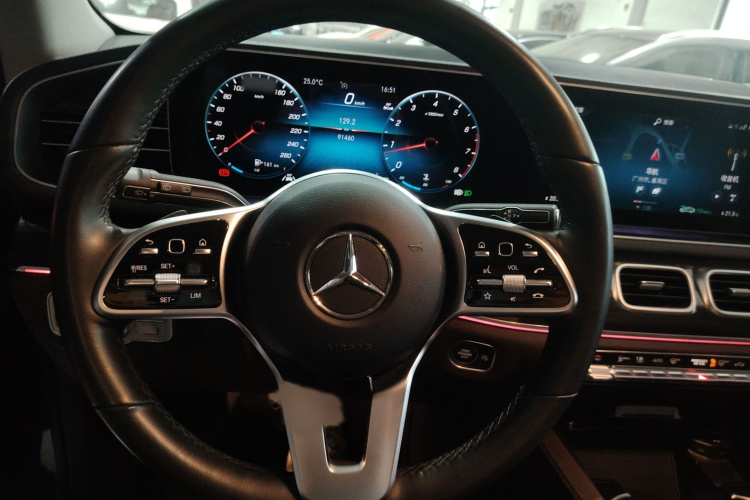 奔驰GLE 2023款 GLE 350 4MATIC 时尚型局部细节13