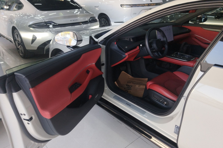 小米汽车 小米SU7 2024款 后驱长续航智驾版中控内饰7003