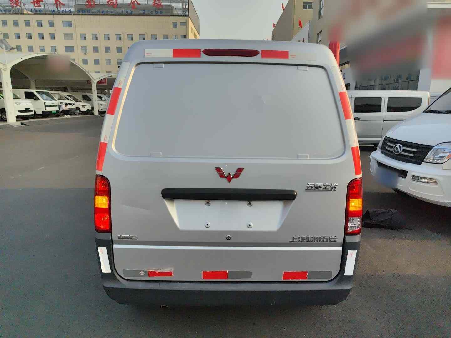 五菱汽车 五菱之光 2023款 1.5L 实用型封窗版 2座(3)