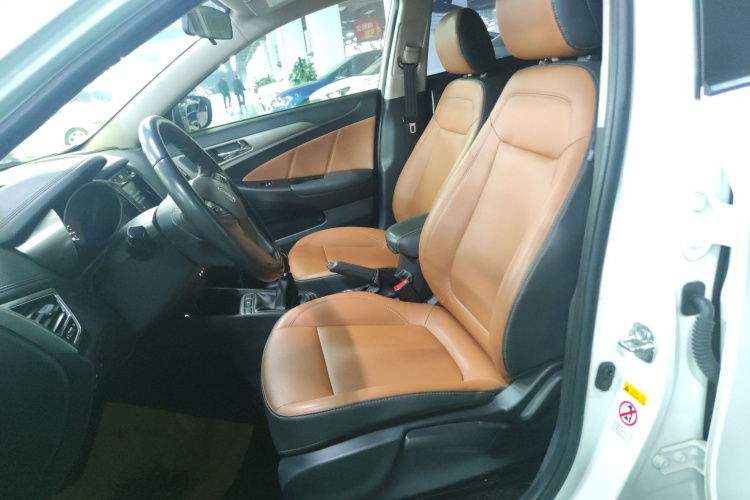 长安 逸动 2016款 XT 1.6L GDI 手动致酷型局部细节19