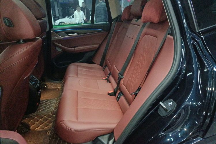 宝马X3 2022款 改款 xDrive30i 领先型 M曜夜套装中控内饰21