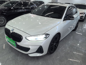 宝马1系 2022款 125i M运动曜夜版