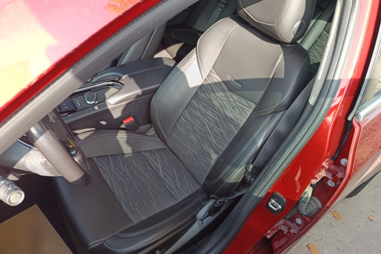 凯迪拉克ATS-L 2017款 28T 技术型中控内饰19