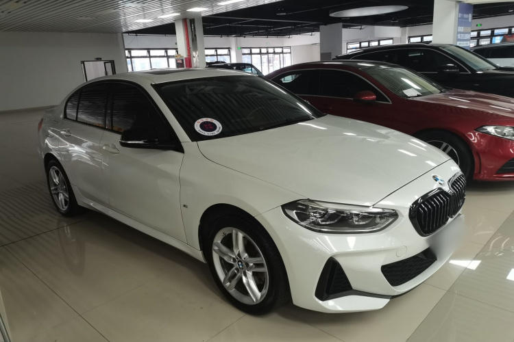 宝马1系 2021款 120i M运动曜夜版车身外观3