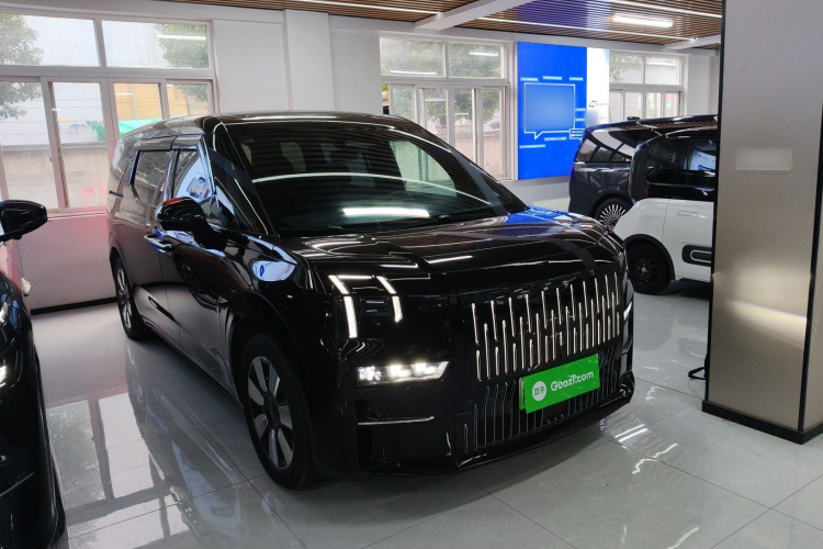 极氪009 2022款 ME版车身外观6002