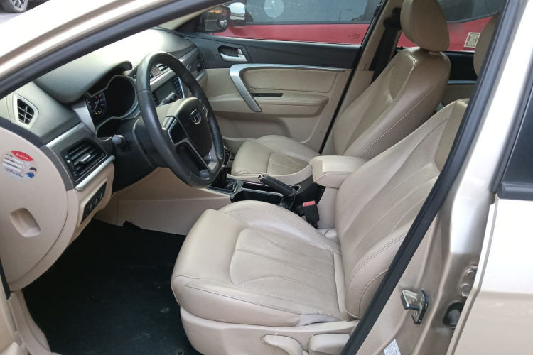 吉利汽车 帝豪 2017款 三厢百万款 1.5L 手动豪华型局部细节19