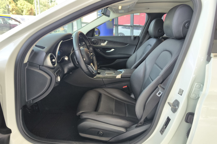 奔驰C级(进口) 2020款 改款 C 200 旅行轿车中控内饰19