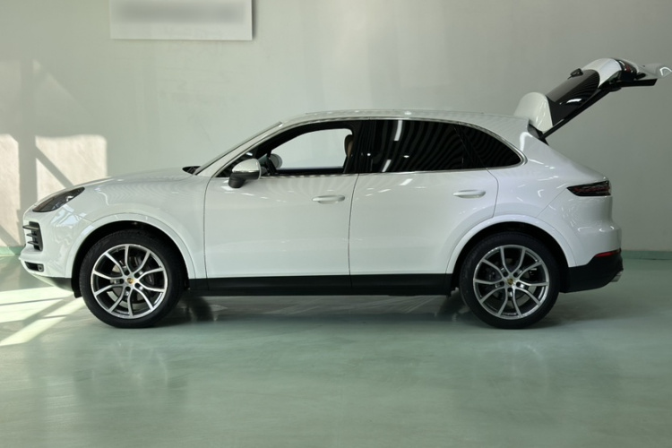 保时捷 2018款 Cayenne 3.0T车身外观6006