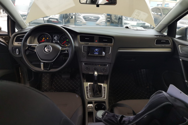 大众 高尔夫 2016款 230TSI 自动舒适型中控内饰12