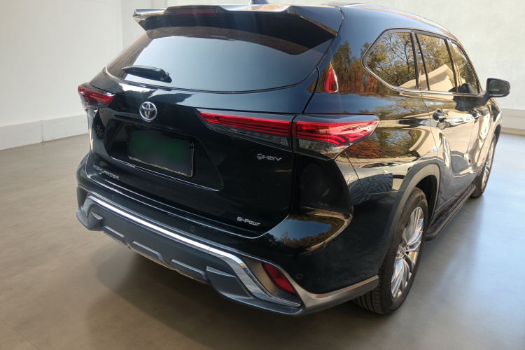 丰田 汉兰达 2024款 2.5L智能电混双擎四驱尊贵版 7座车身外观7