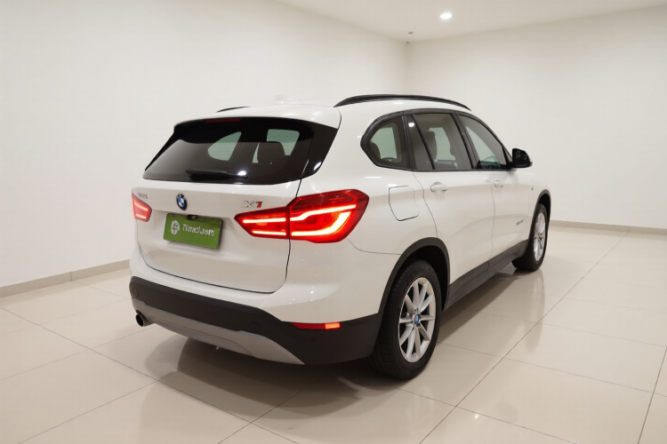 宝马X1 2016款 sDrive18Li 时尚型车身外观7