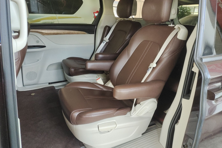 别克GL8 2018款 ES 28T 舒适型 国VI中控内饰21