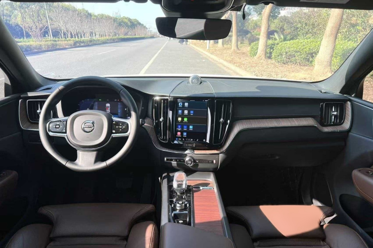 沃尔沃XC60 2024款 B5 四驱智远豪华版中控内饰7008
