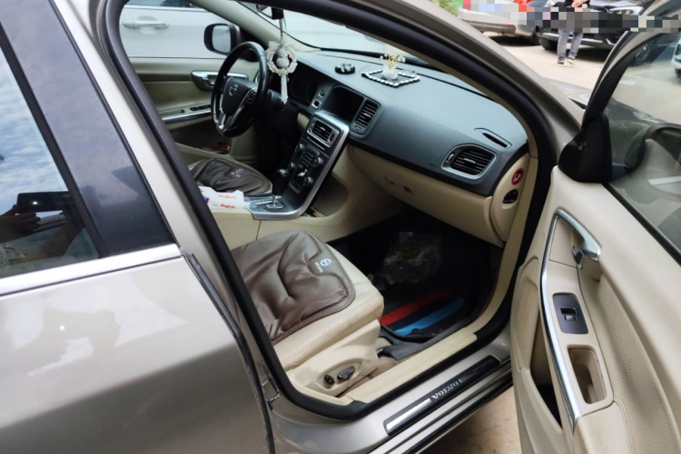 沃尔沃S60(进口) 2012款 T5 智尊版局部细节9005