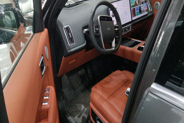 理想汽车 理想L8 2023款 Air中控内饰20
